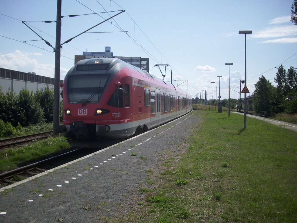 5-teiliger Stadler Flirt (BR 429) als RE9 nach Otseebad Binz am R�gendammbahnhof am 03.08.2012 
