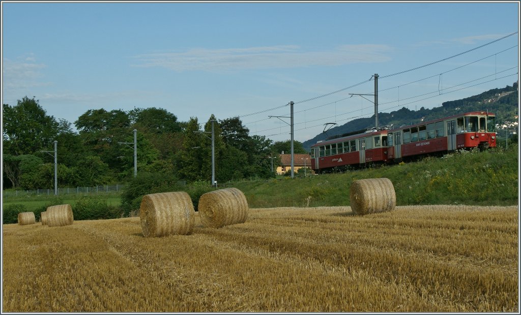 CEV BDeh 2/4 N� 74 und Bt 221 bei Ch�teau d'Hauteville. 19. Juli 2012