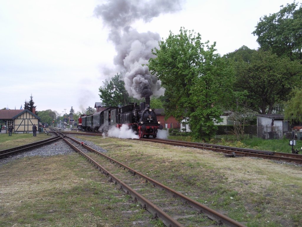 Diesen Zug der R�BB fotografierte ich am Bahnhofsfest in Putbus am 20.05.2012