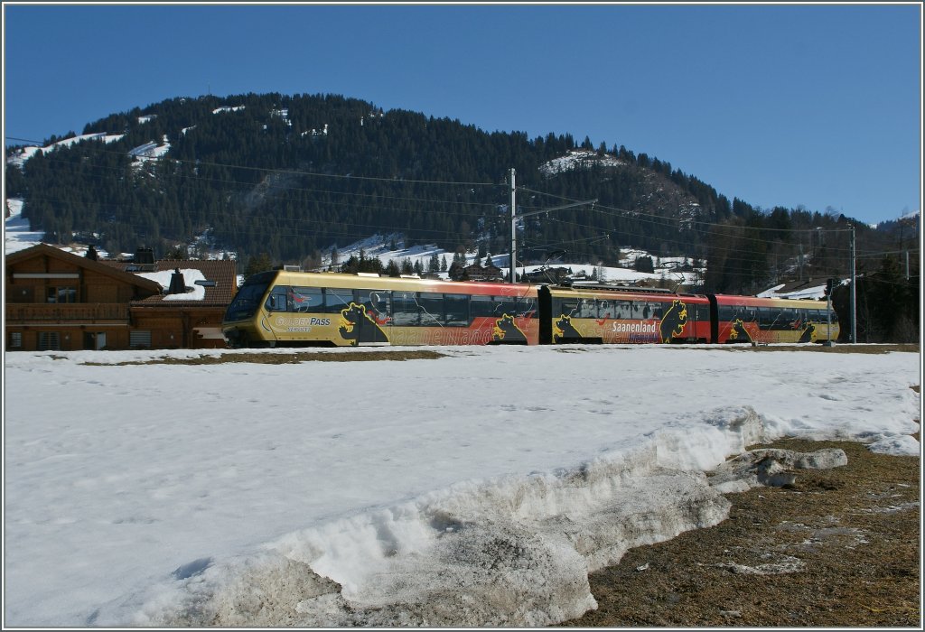 Ein MOB Regionalzug bei Gstaad. 
13.03.2012