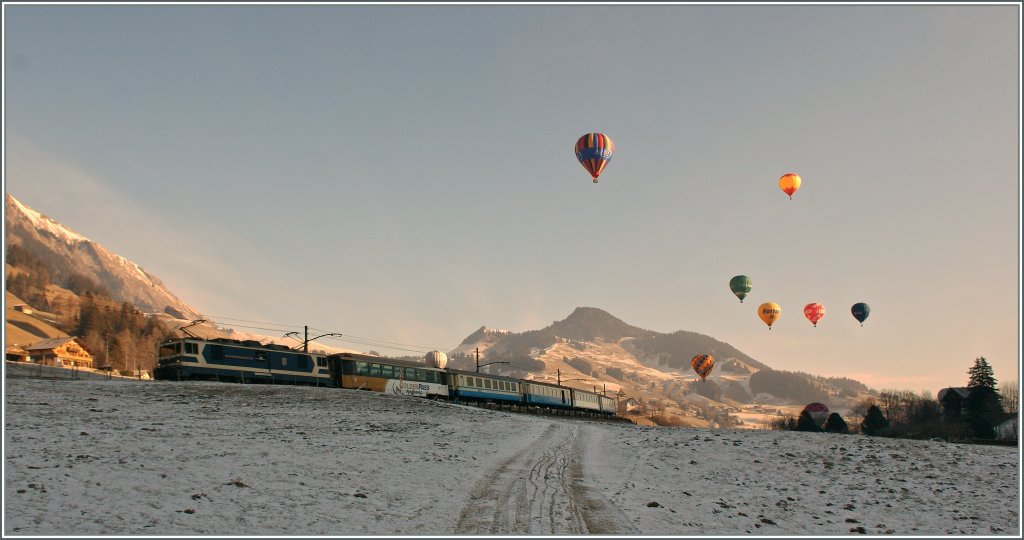 Goldenpass Reisezug w�hrend des traditionellen Ballonfestivals in Ch�teaeu d'Oex. 
23. Jan. 2011