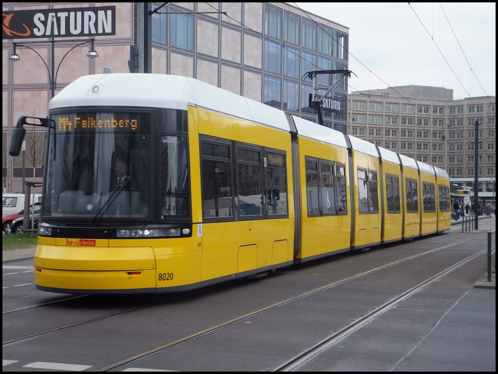 Moderne Stra�enbahn der BVG in Berlin.