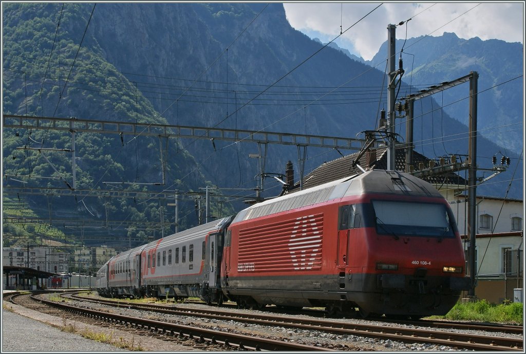 SBB  Re 460 108-4 auf Testfahrt mit Russischen Schlafwagen. 
Martingy, den 22. Juli 2012