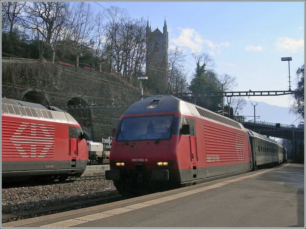 Zwei Re 460 begegenen sich in Vevey.
03.03.2012